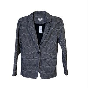 LOFT Petite back and white tweed blazer